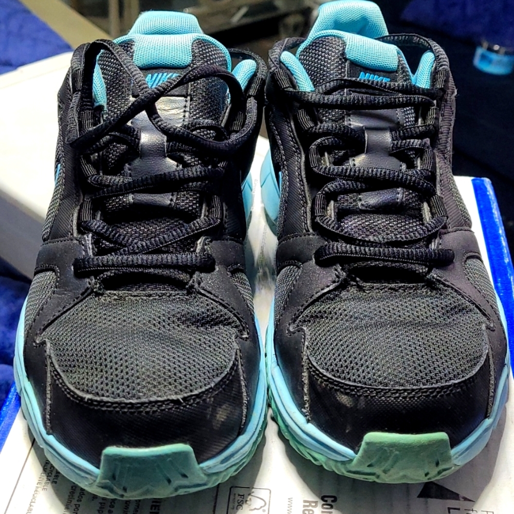 Nike Tennis shoes
